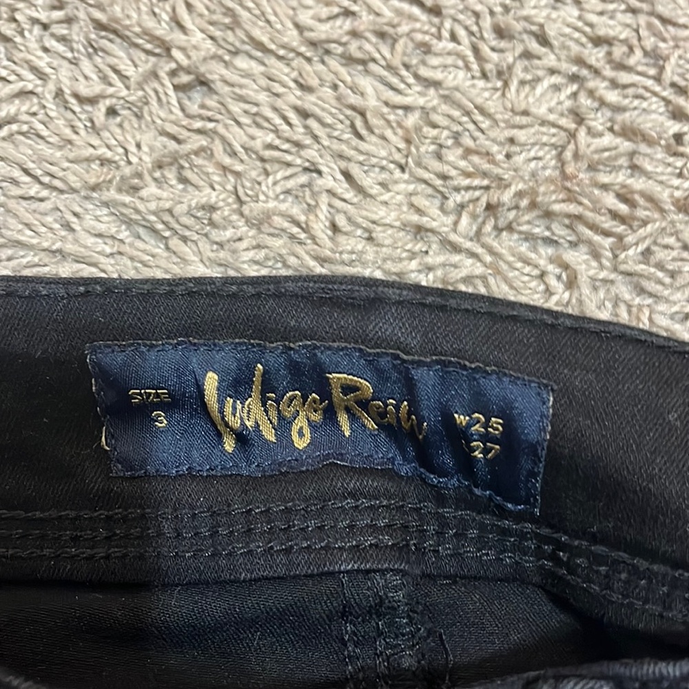 Black size 3 skinny jeans